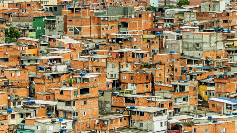 Pesquisa Data Favela: 53% dos envolvidos no tráfico em SP aceitariam deixar o crime com apoio adequado