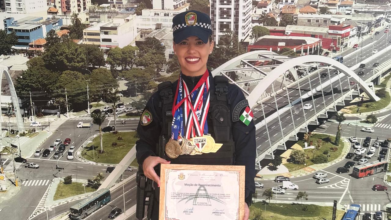 Mais de 300 medalhas e uma carreira dedicada à segurança pública: Fernanda Nogueira Silva é homenageada pela Câmara de Osasco.