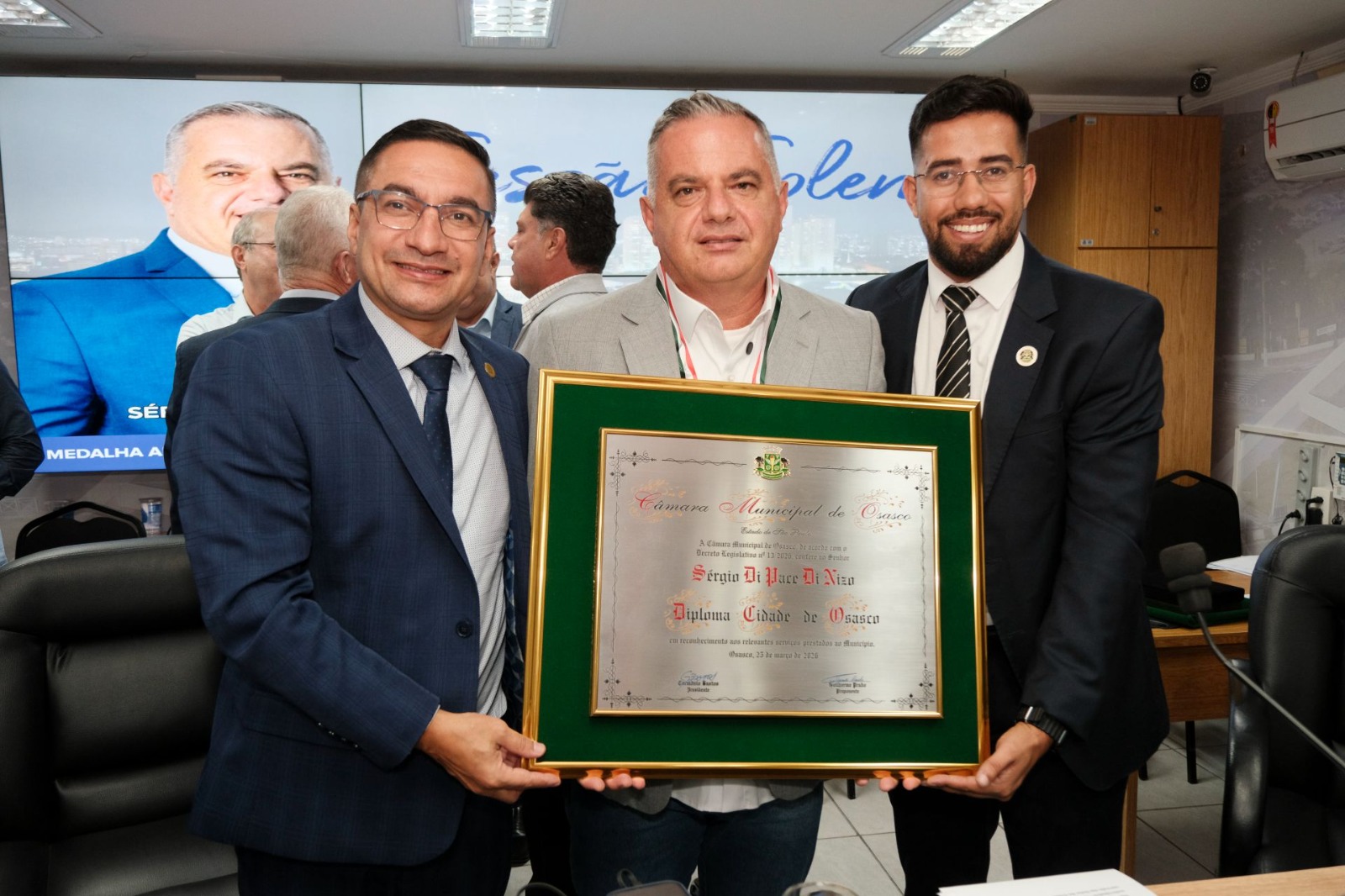 Sérgio Di Nizo recebe a Medalha Antônio Raposo Tavares em Osasco