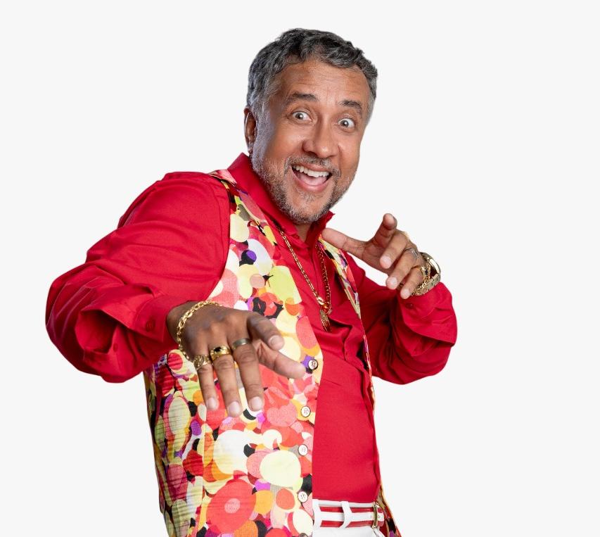 Paulinho Gogó estreia em Santana de Parnaíba com o show “Só e Bem Acompanhado”