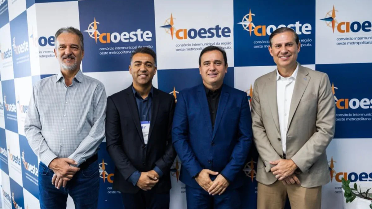 Inteligência artificial chega à gestão pública: CIOESTE capacita servidores municipais