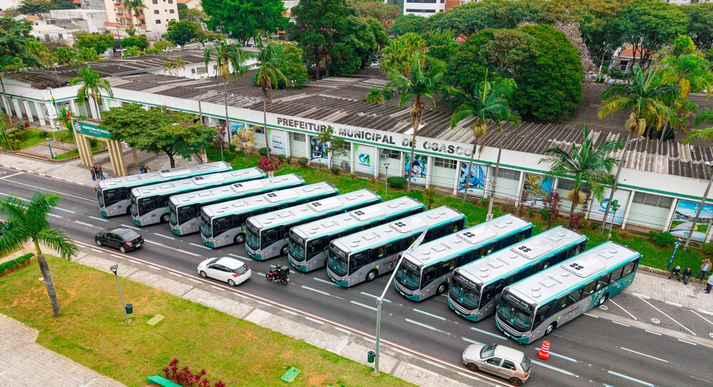 Osasco ganha 10 novos ônibus com ar-condicionado e monitoramento inteligente na frota municipal